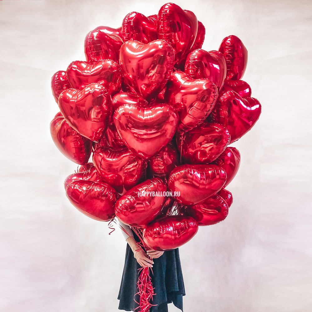 Красные шары сердца для влюбленных